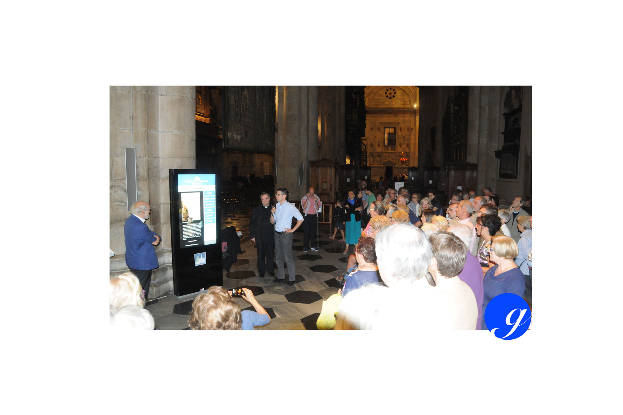 Totem digitale nella Cattedrale di Como